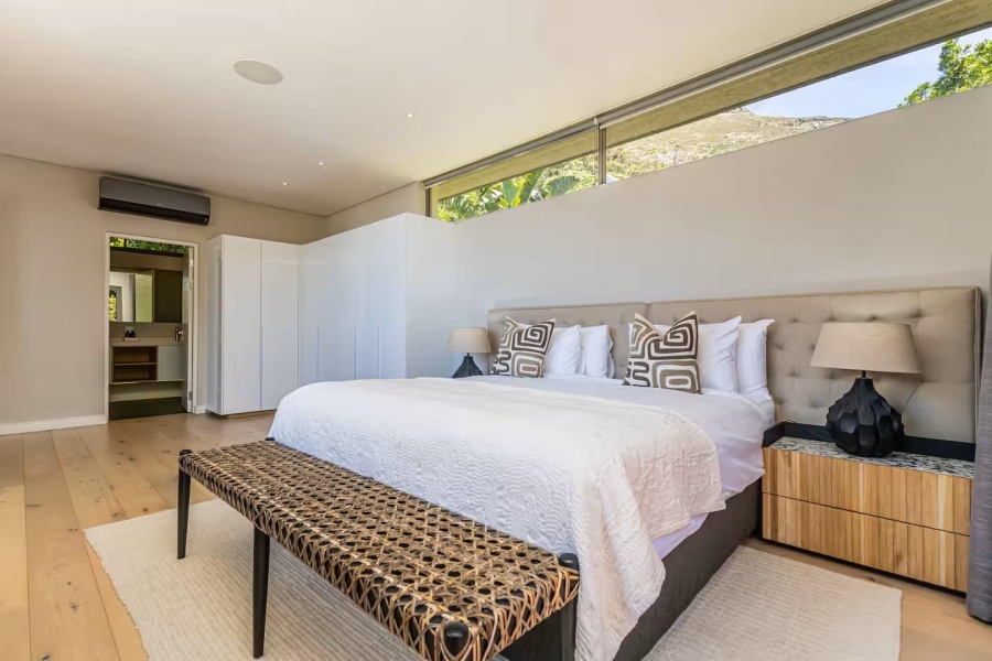 5 Bedroom Property for Sale in Fresnaye Western Cape